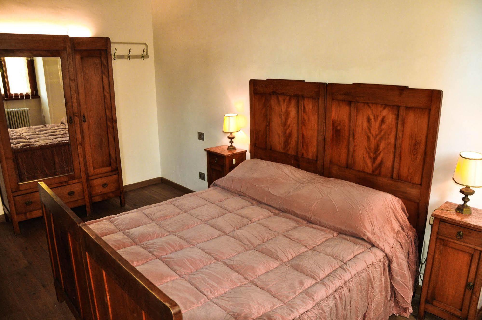 Piazza Erbe Suites Верона Экстерьер фото